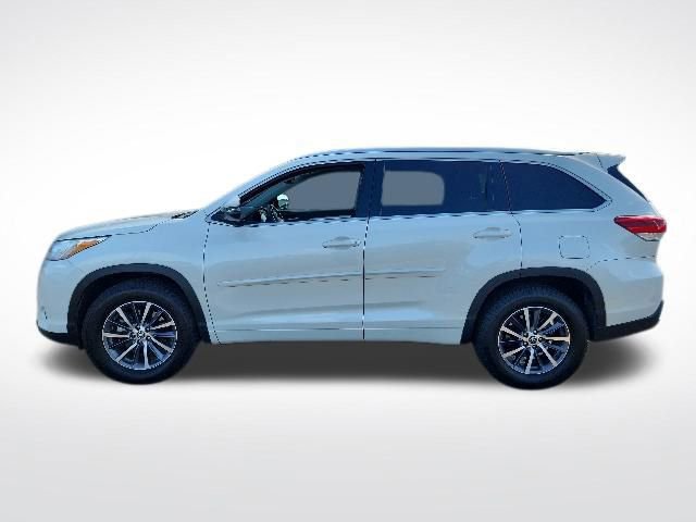 Used 2017 Toyota Highlander XLE FWD image 6