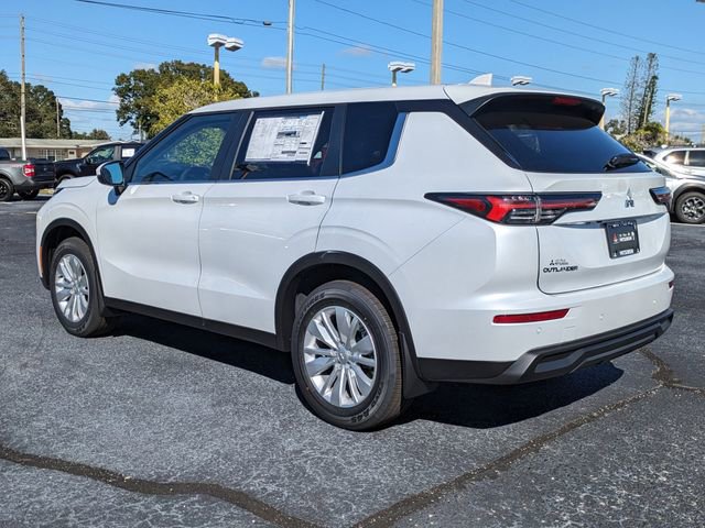 New 2025 Mitsubishi Outlander ES image 7
