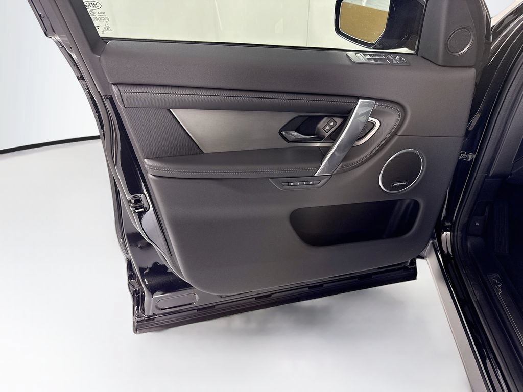 New 2026 Land Rover Discovery Sport Landmark AWD/4WD image 24