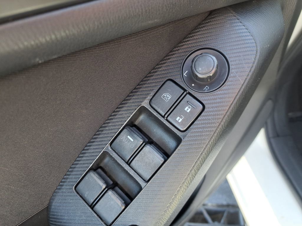 Used 2014 MAZDA MAZDA3 i SV image 13