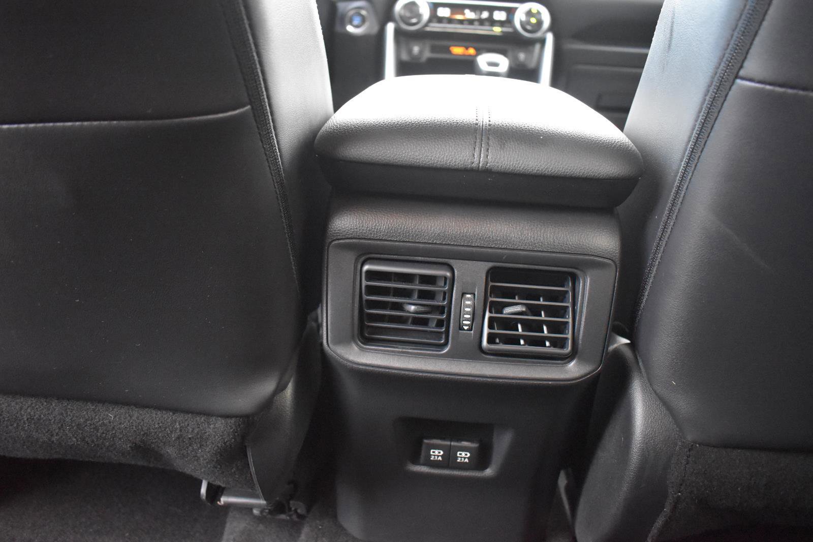 Used 2020 Toyota RAV4 XLE Premium FWD image 50