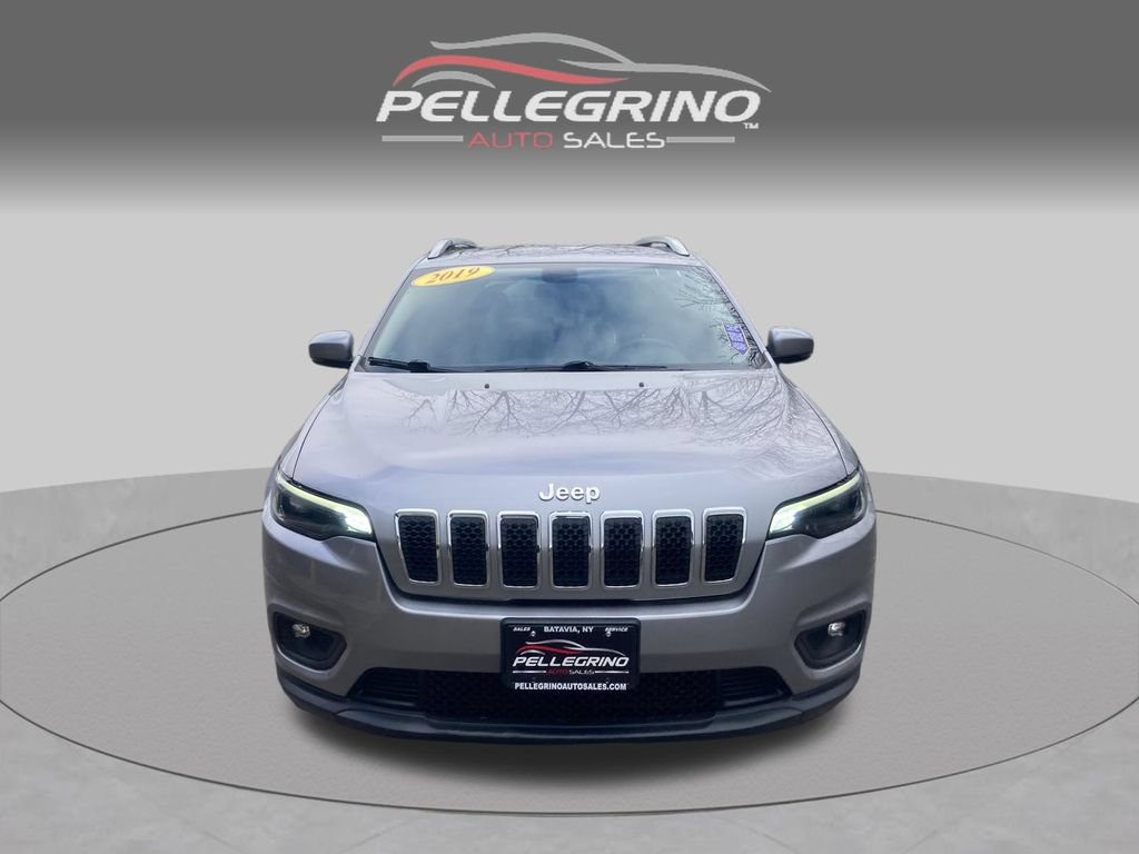 Used 2019 Jeep Cherokee Latitude Plus w/ Cold Weather Group AWD/4WD image 10