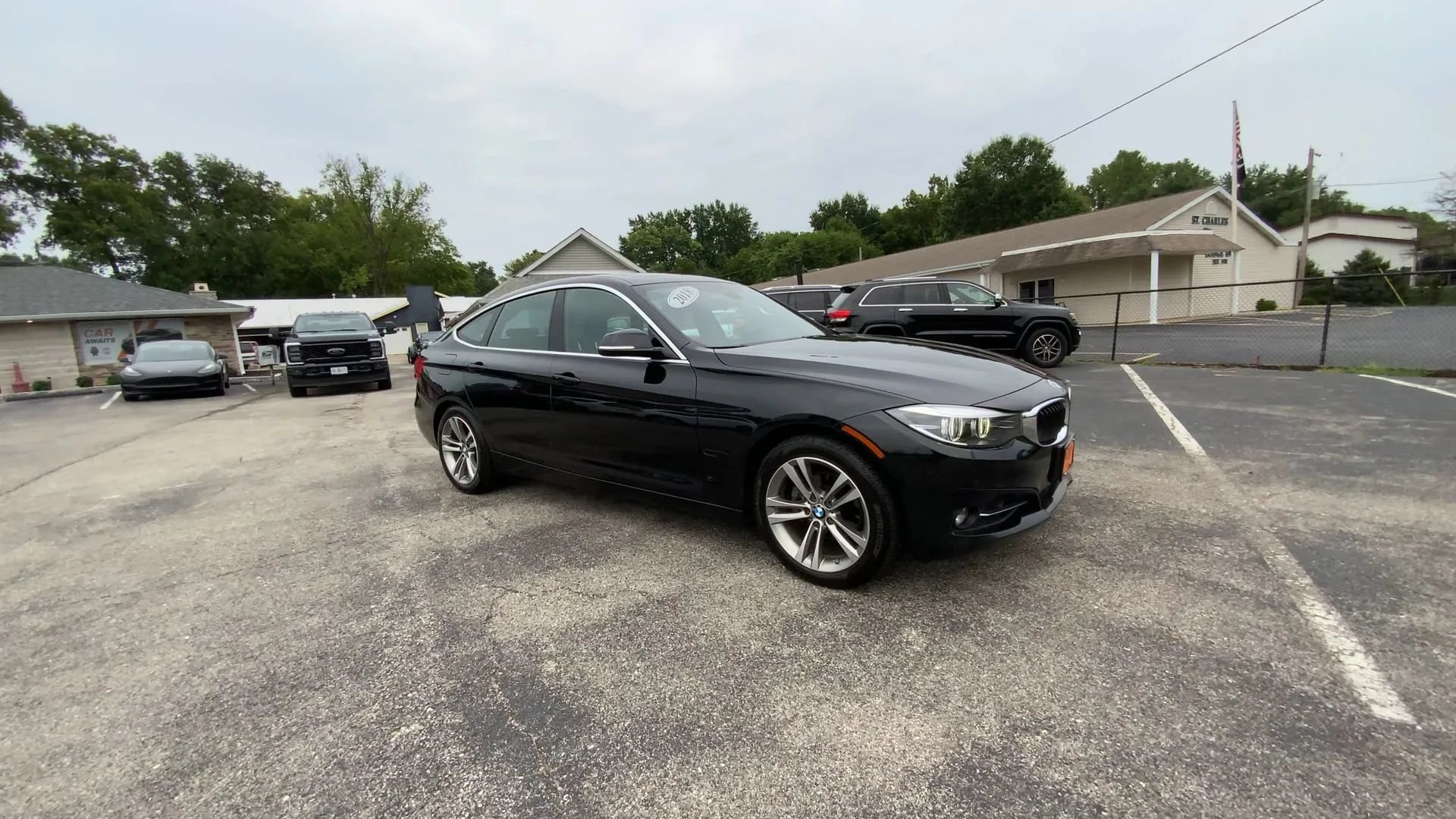 Used 2018 BMW 330i Gran Turismo xDrive AWD/4WD image 2
