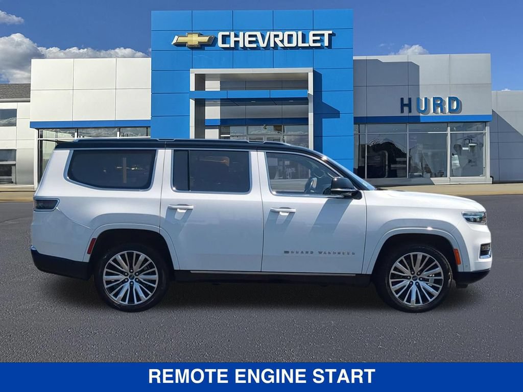 Used 2023 Jeep Grand Wagoneer Series III AWD/4WD image 3