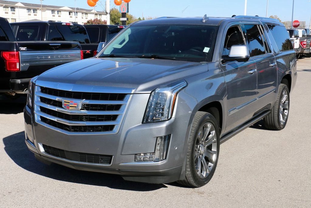 Used 2020 Cadillac Escalade ESV Premium Luxury image 2