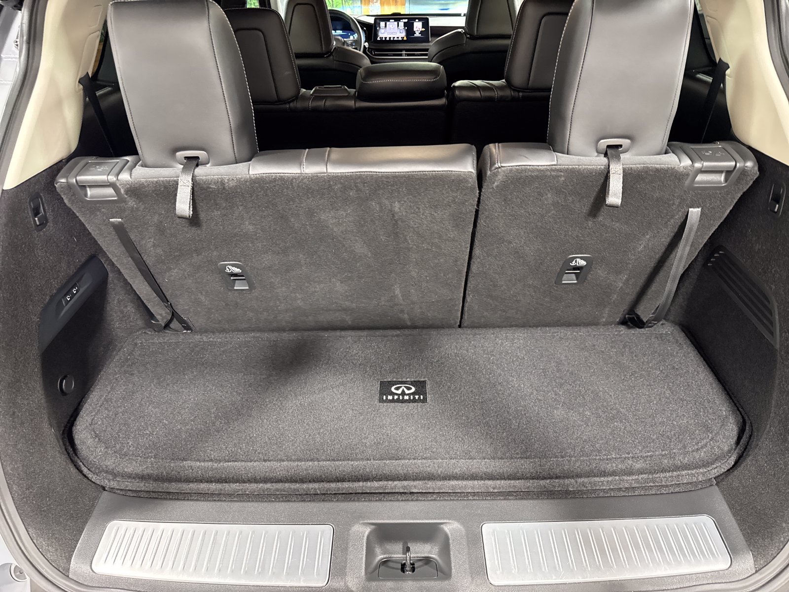 Certified 2025 INFINITI QX60 Sensory AWD/4WD image 29