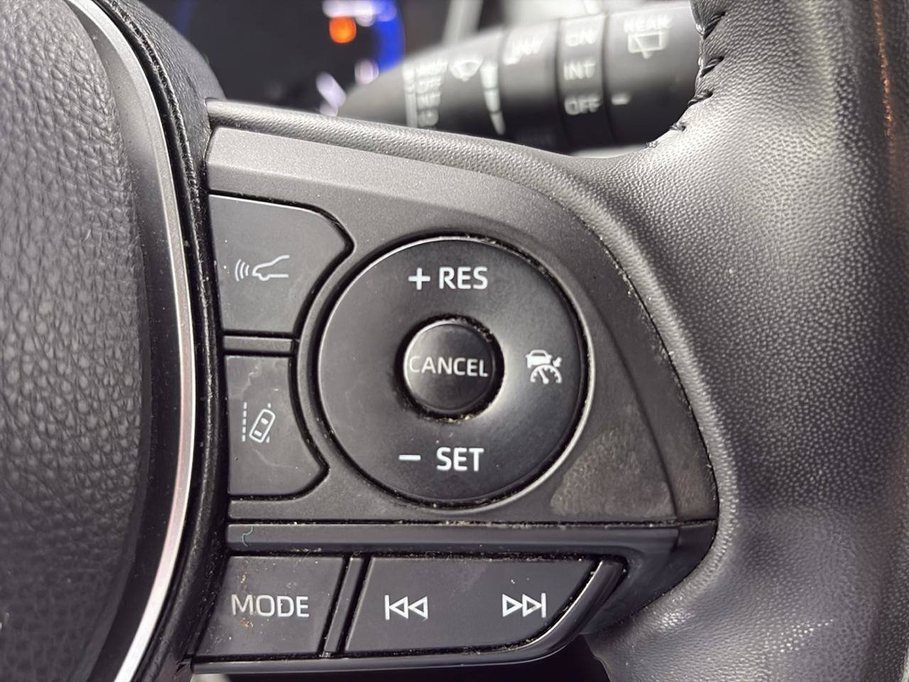 Used 2022 Toyota Corolla XSE FWD image 35