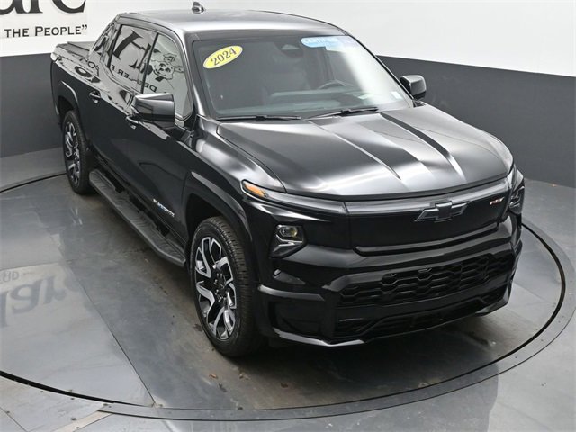 Certified 2024 Chevrolet Silverado EV RST image 45