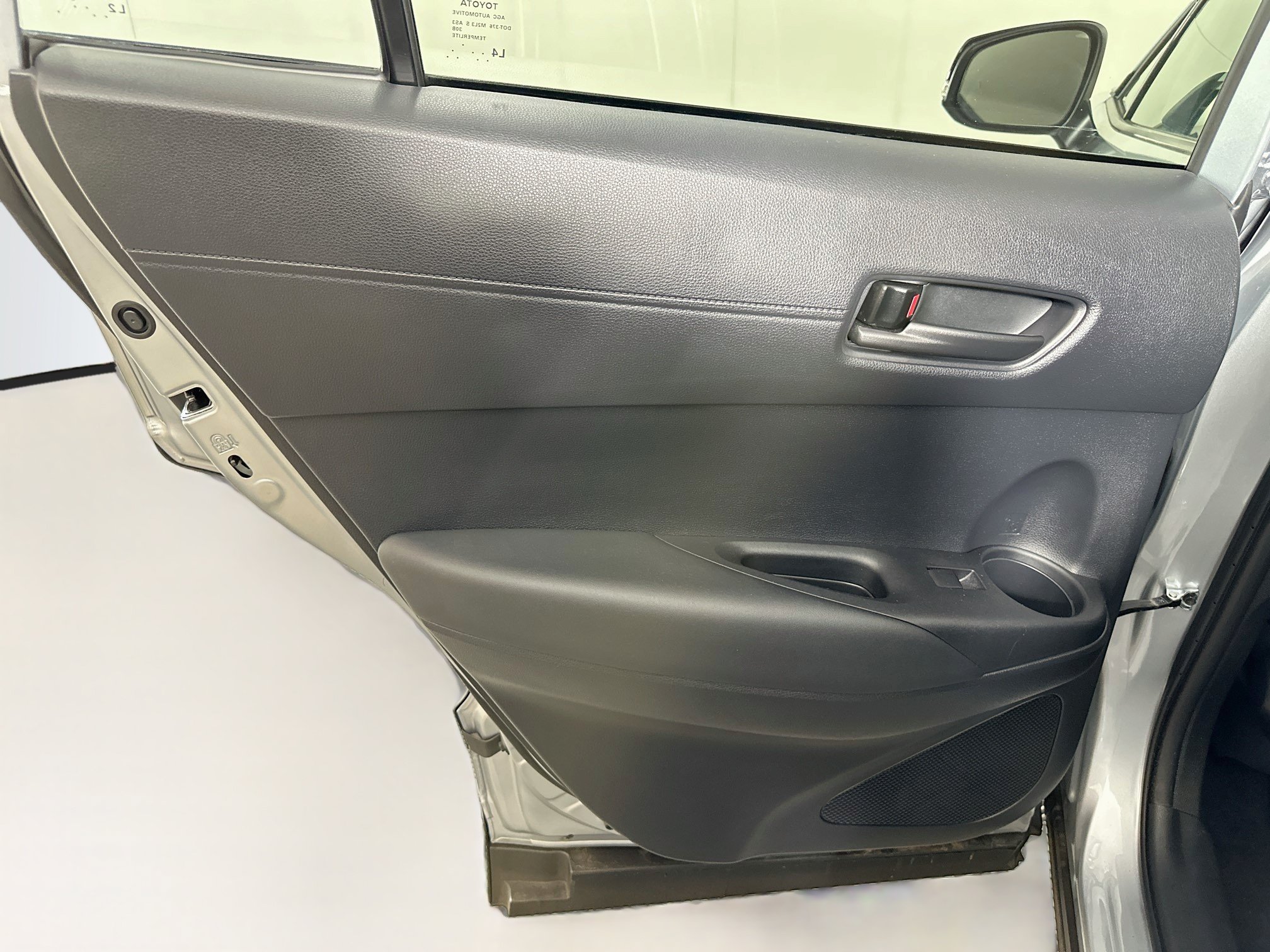 Used 2025 Toyota Corolla Cross LE w/ Moonroof Package FWD image 25