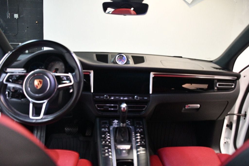 Used 2020 Porsche Macan S AWD/4WD image 5