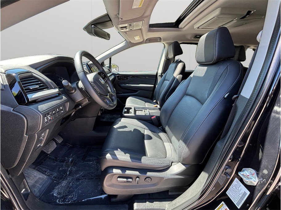Used 2023 Honda Odyssey Touring image 2