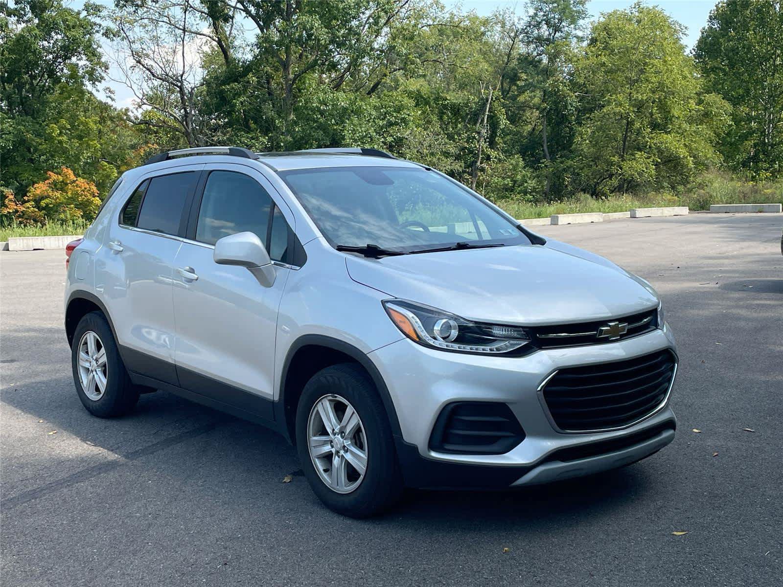 Used 2020 Chevrolet Trax LT w/ Sun & Sound Package AWD/4WD image 7