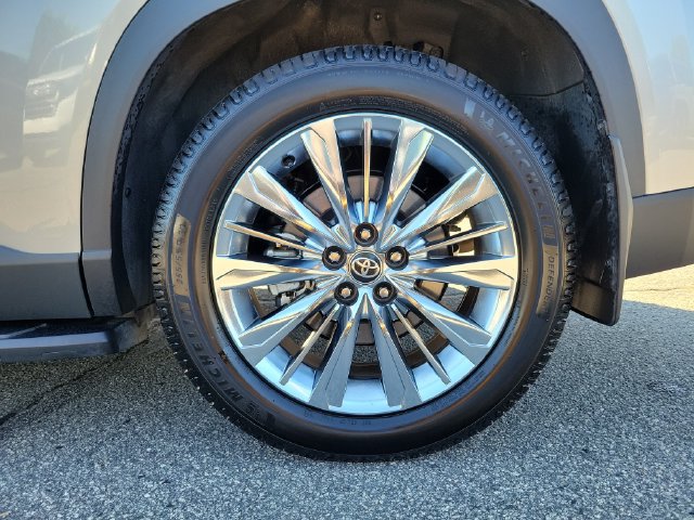 Used 2024 Toyota Grand Highlander AWD image 13