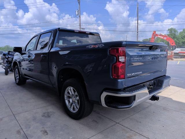 Used 2024 Chevrolet Silverado 1500 LT AWD/4WD image 6