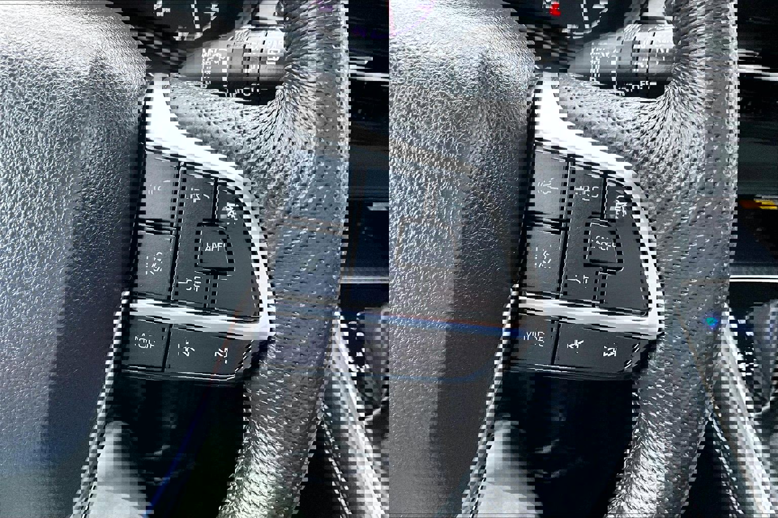 Used 2023 Toyota Sienna XSE image 18