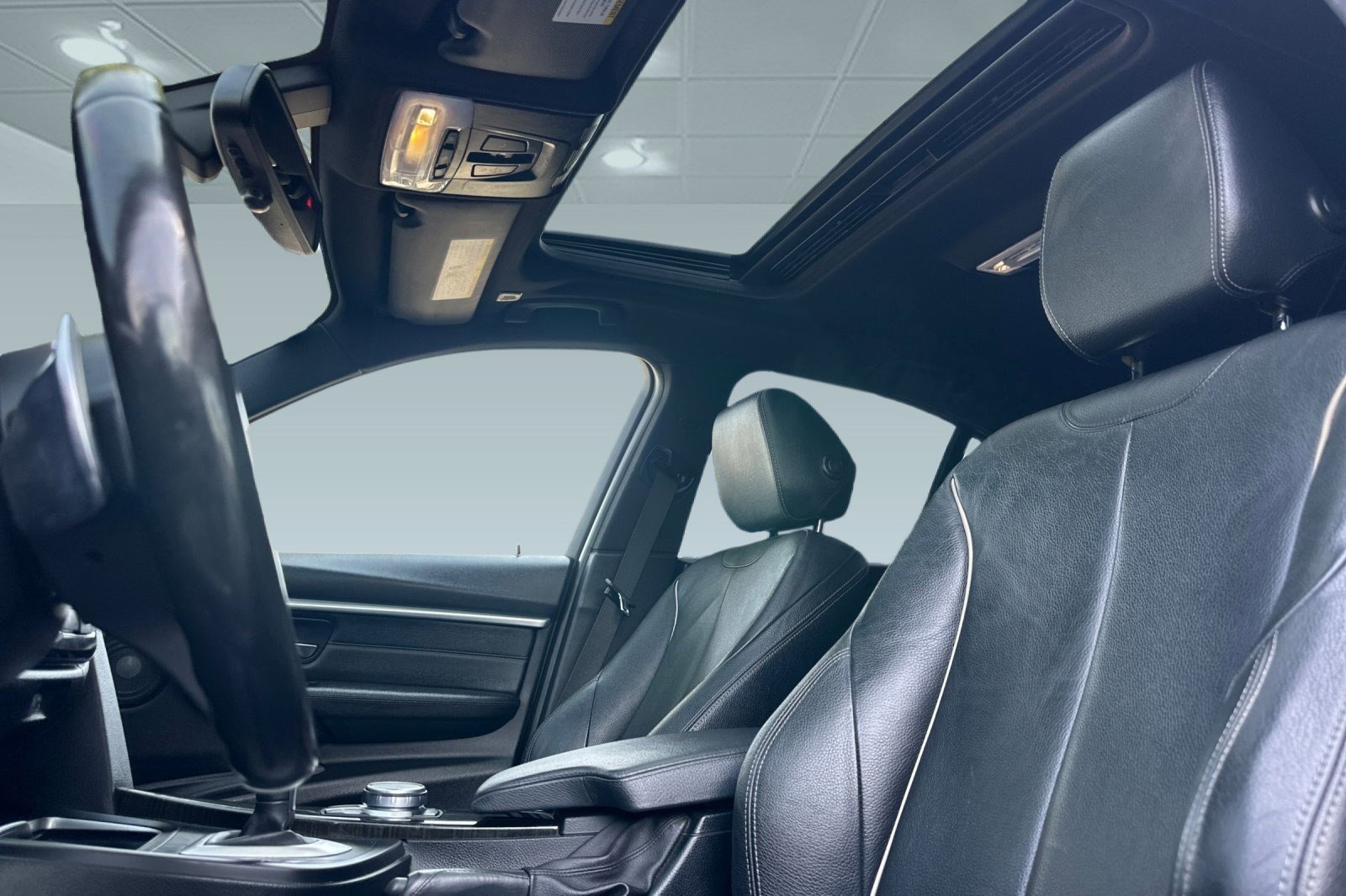 Used 2018 BMW 340i Sedan w/ Premium Package image 15