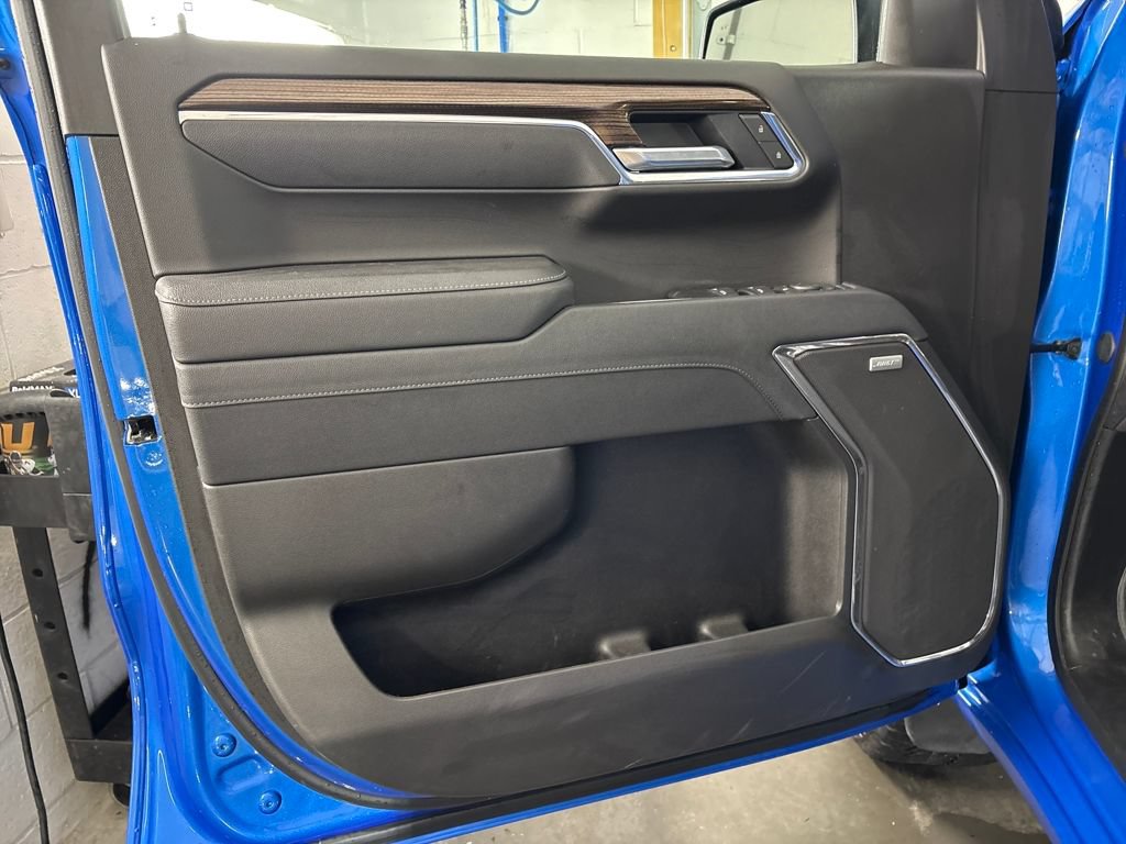 Used 2025 Chevrolet Silverado 1500 LT Trail Boss w/ Convenience Package II AWD/4WD image 15