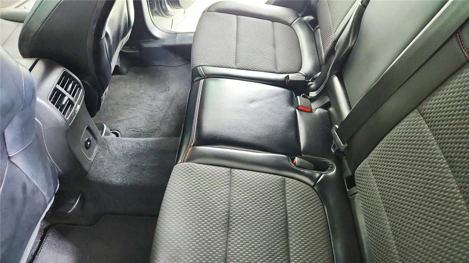 Used 2024 Ford Escape ST-Line image 32