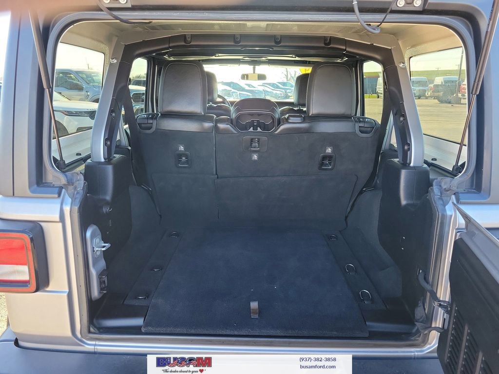 Used 2019 Jeep Wrangler Unlimited Sahara w/ Dual Top Group image 6