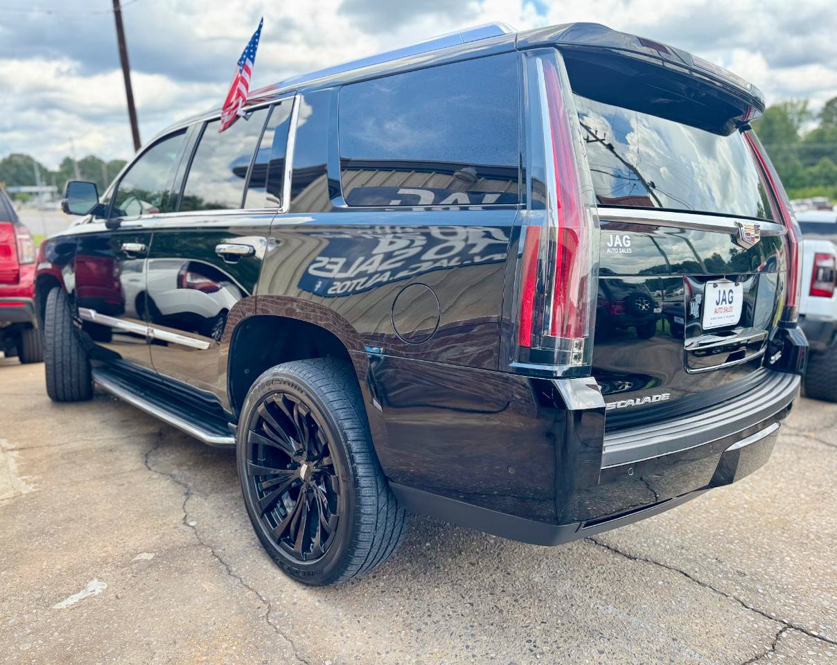 Used 2018 Cadillac Escalade Luxury RWD image 8