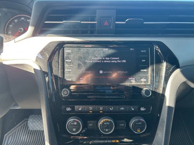 Used 2022 Volkswagen Passat 2.0T SE image 14