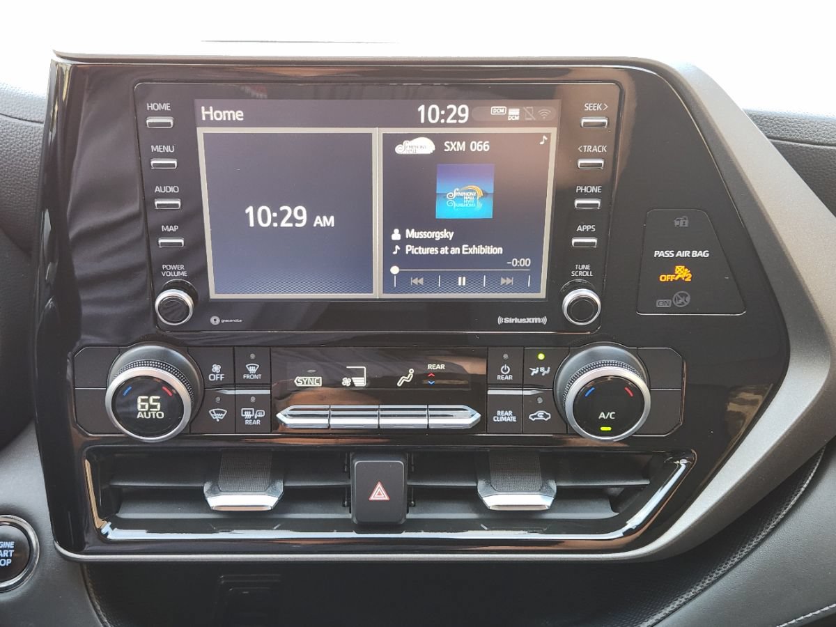 Used 2022 Toyota Highlander L FWD image 35
