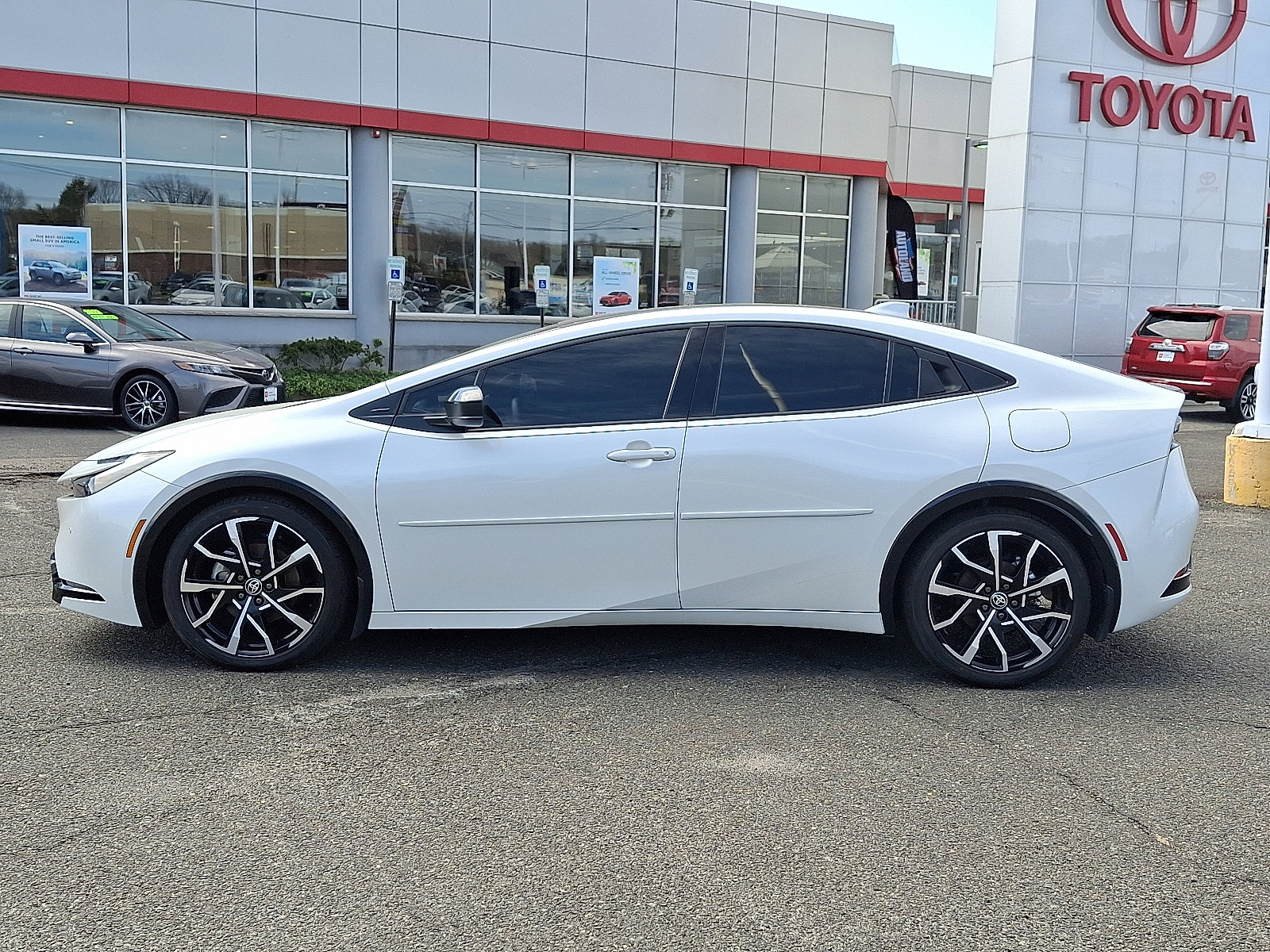 Used 2023 Toyota Prius Prime FWD image 4