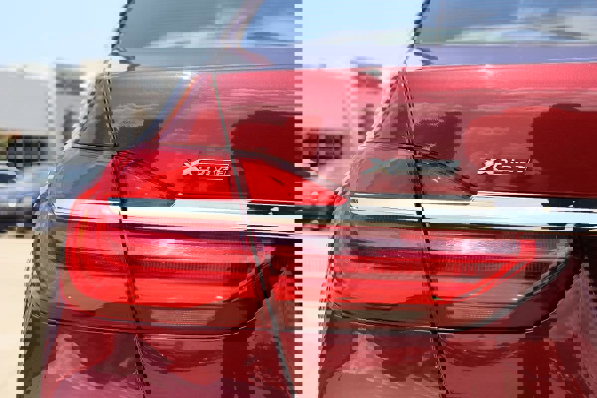 Used 2019 BMW 750i xDrive w/ Luxury Rear Seating Package image 13