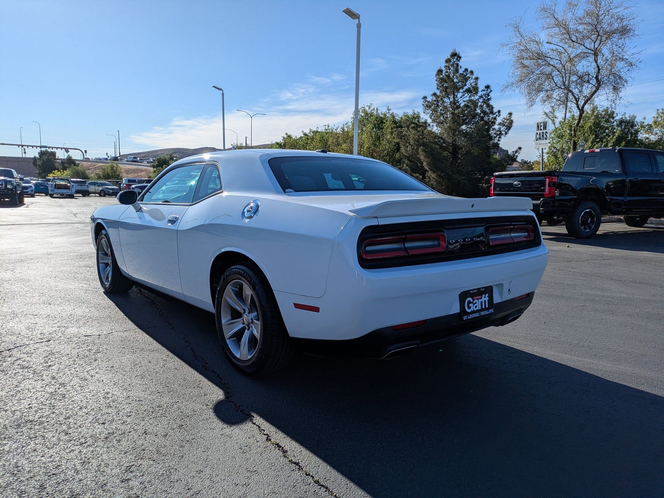 Used 2019 Dodge Challenger SXT image 6