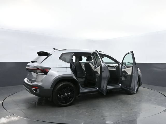 Used 2025 Volkswagen Taos SE FWD image 40