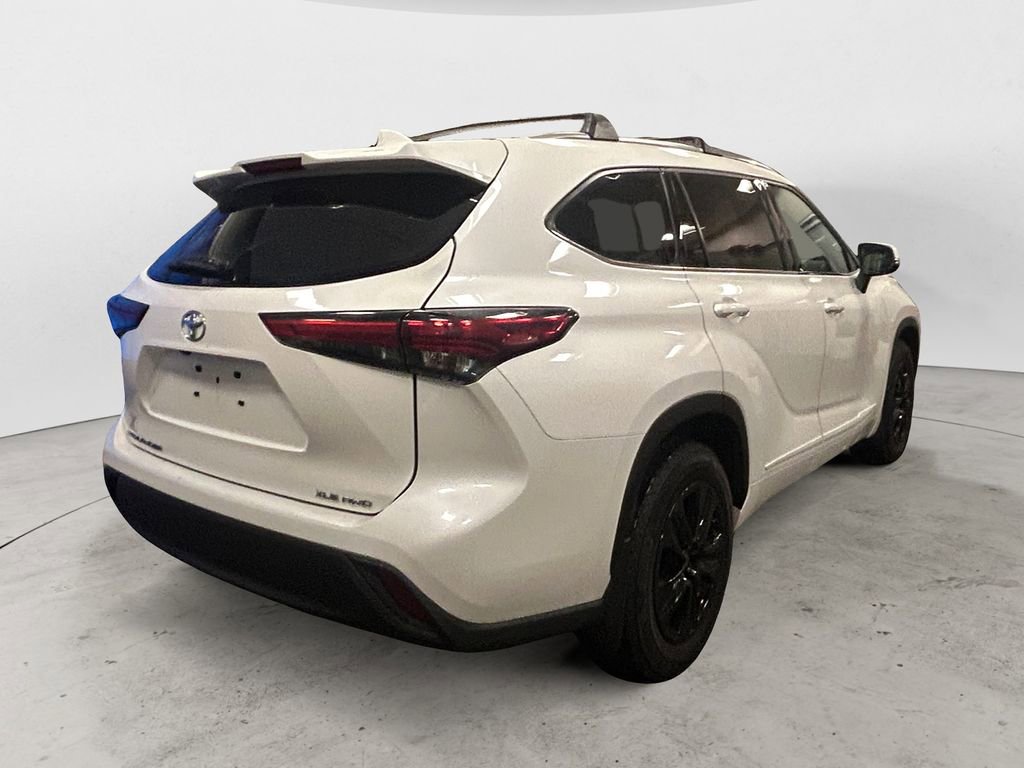 Used 2020 Toyota Highlander XLE AWD/4WD image 5