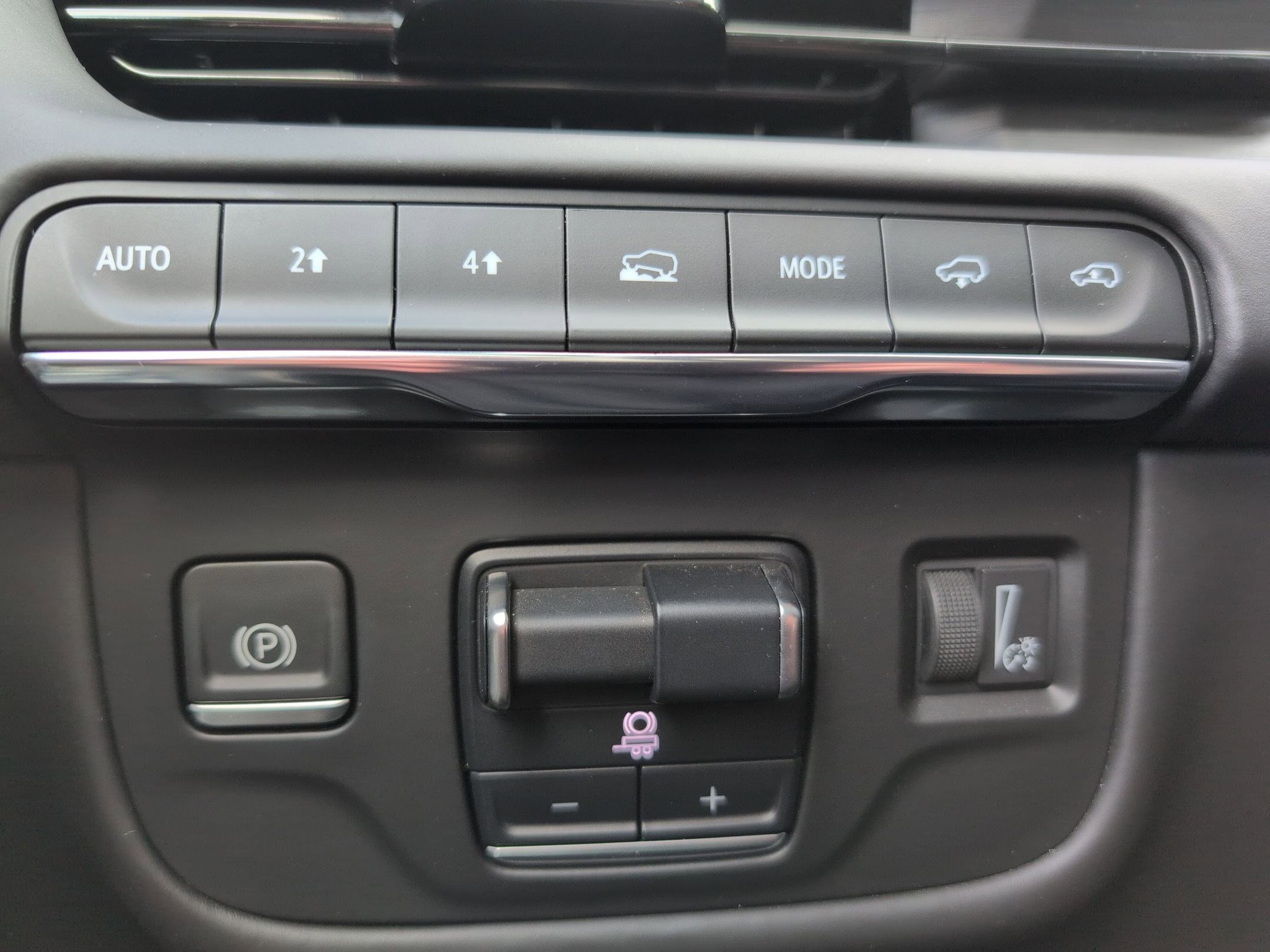 Used 2022 Cadillac Escalade Premium Luxury Platinum w/ LPO, Floor Liner Package image 16