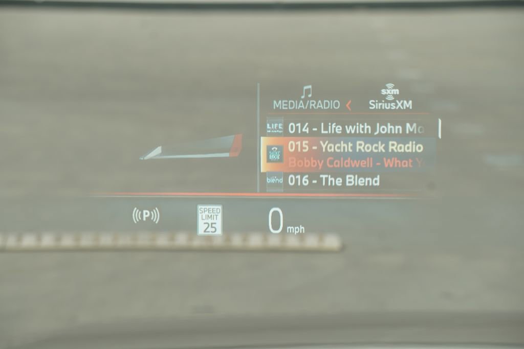 Used 2025 BMW 530i w/ Premium Package image 8