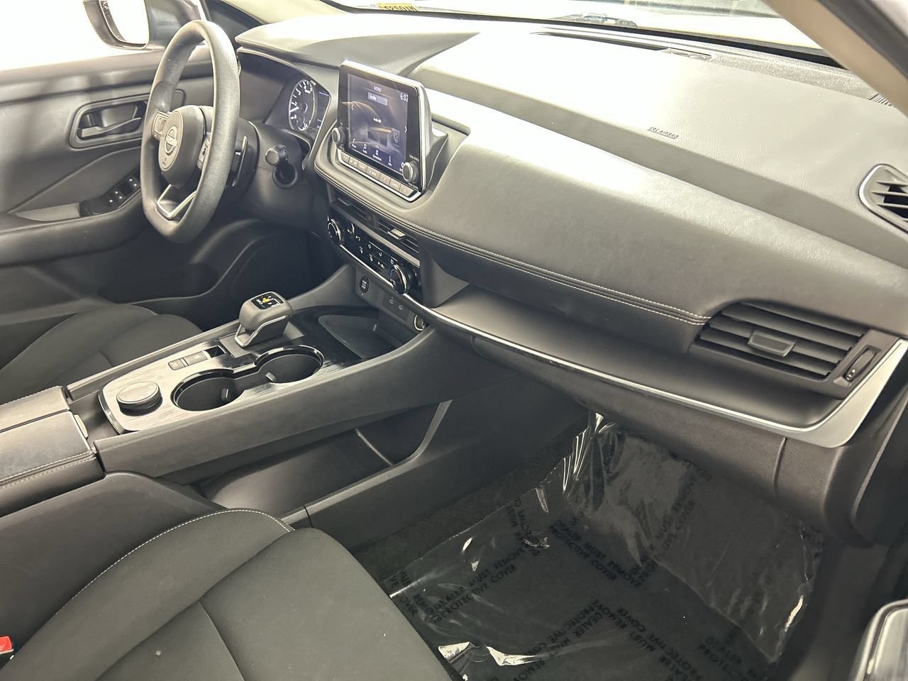 Used 2024 Nissan Rogue S AWD/4WD image 27