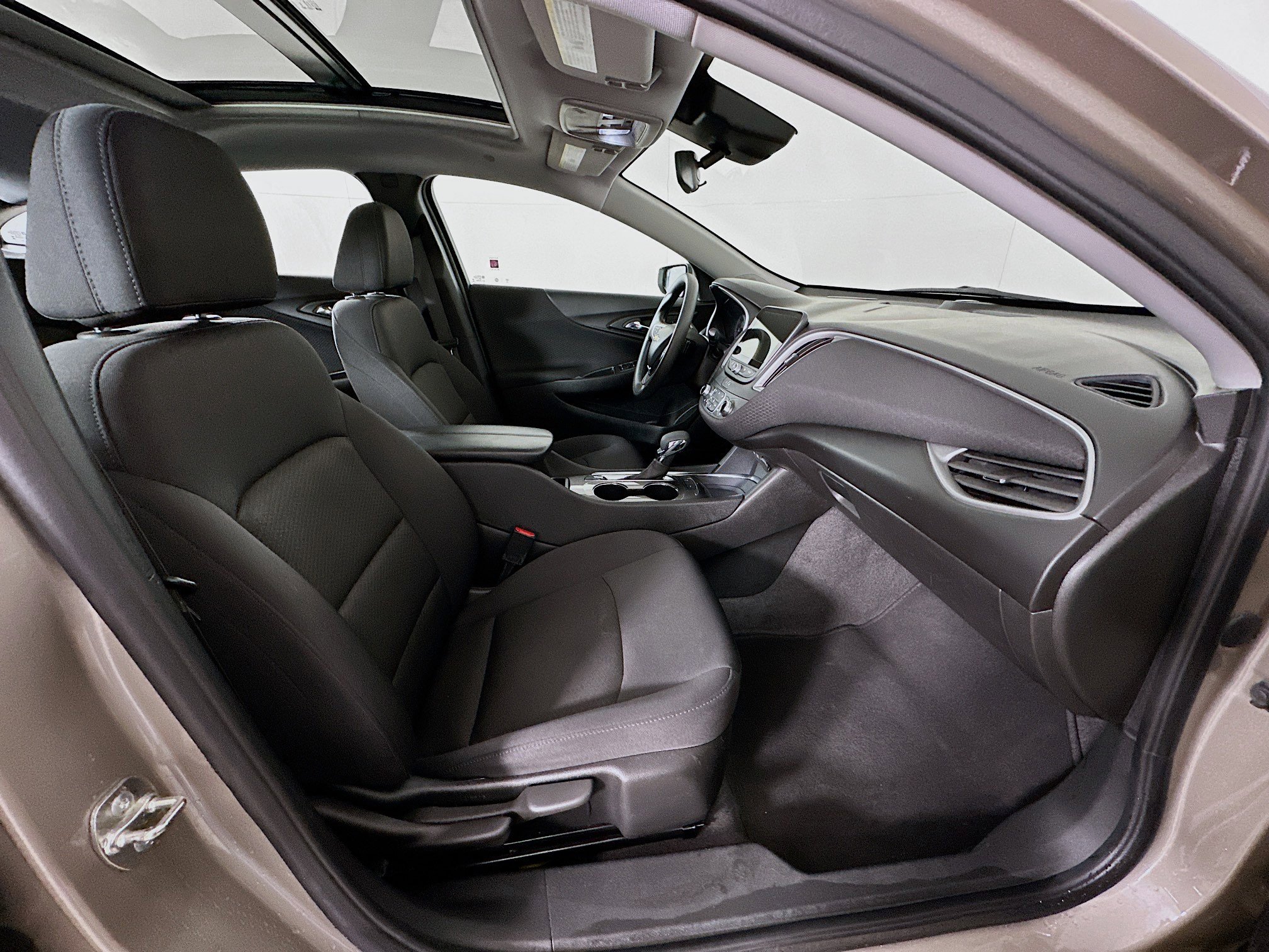 Used 2024 Chevrolet Malibu LT image 30