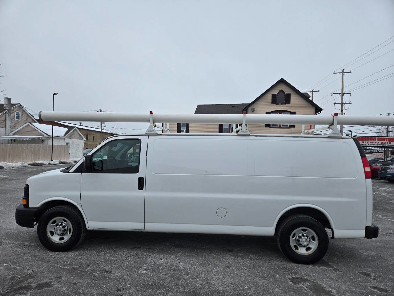 Used 2013 Chevrolet Express 3500 Extended RWD image 9