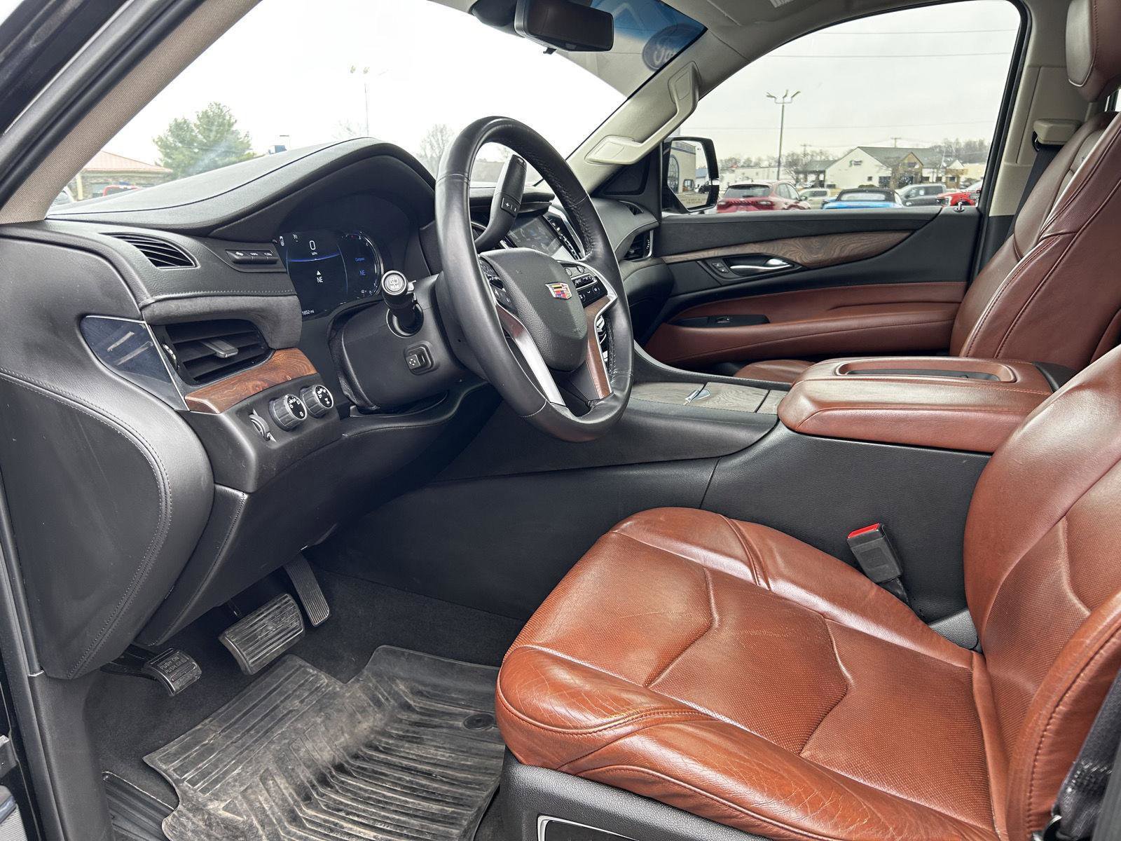 Used 2017 Cadillac Escalade Luxury image 9