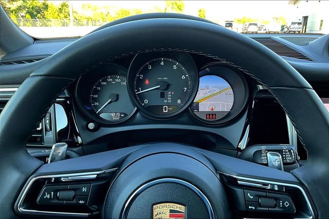 Used 2025 Porsche Macan AWD/4WD image 13