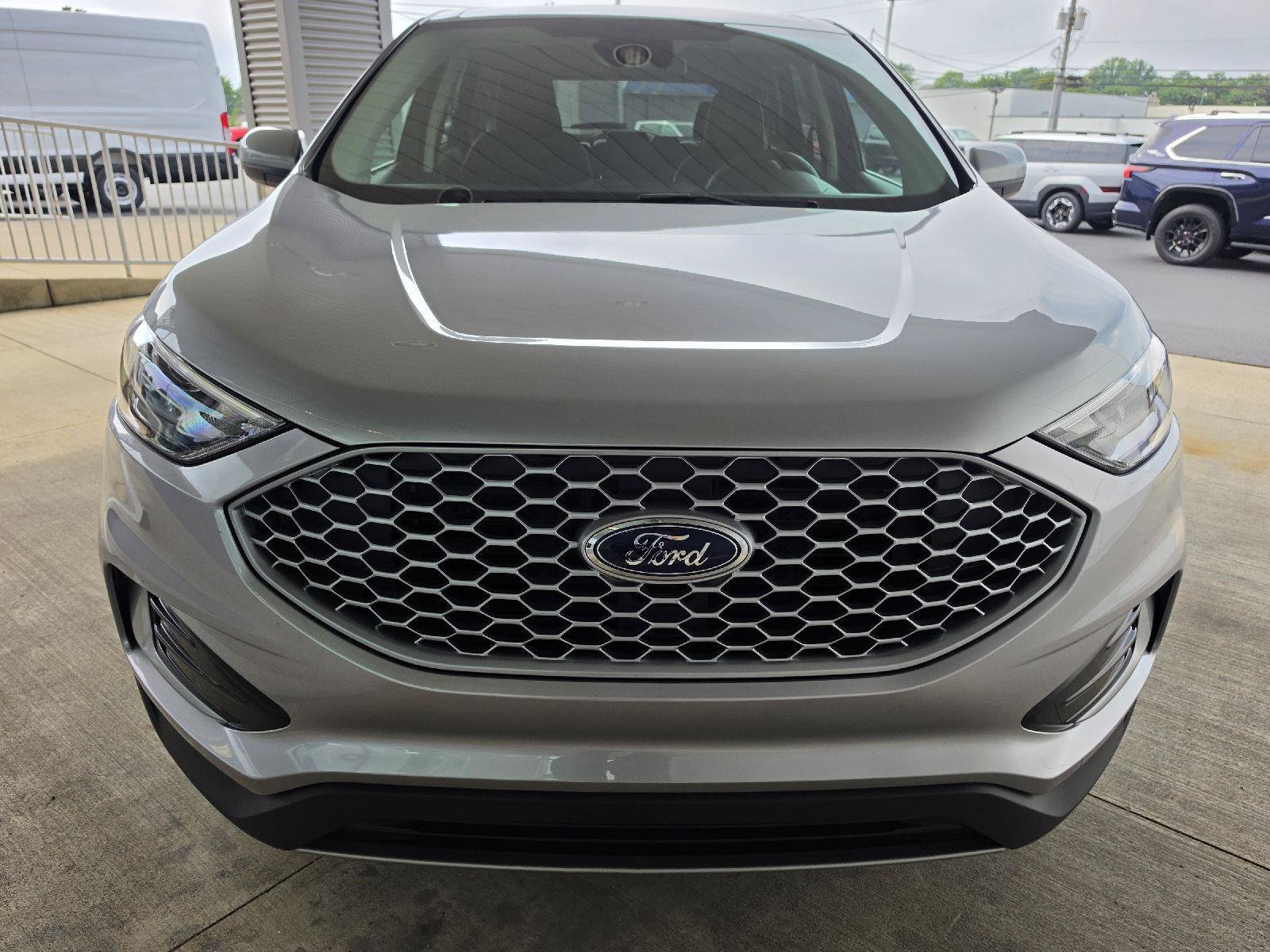 Used 2023 Ford Edge SEL AWD/4WD image 9