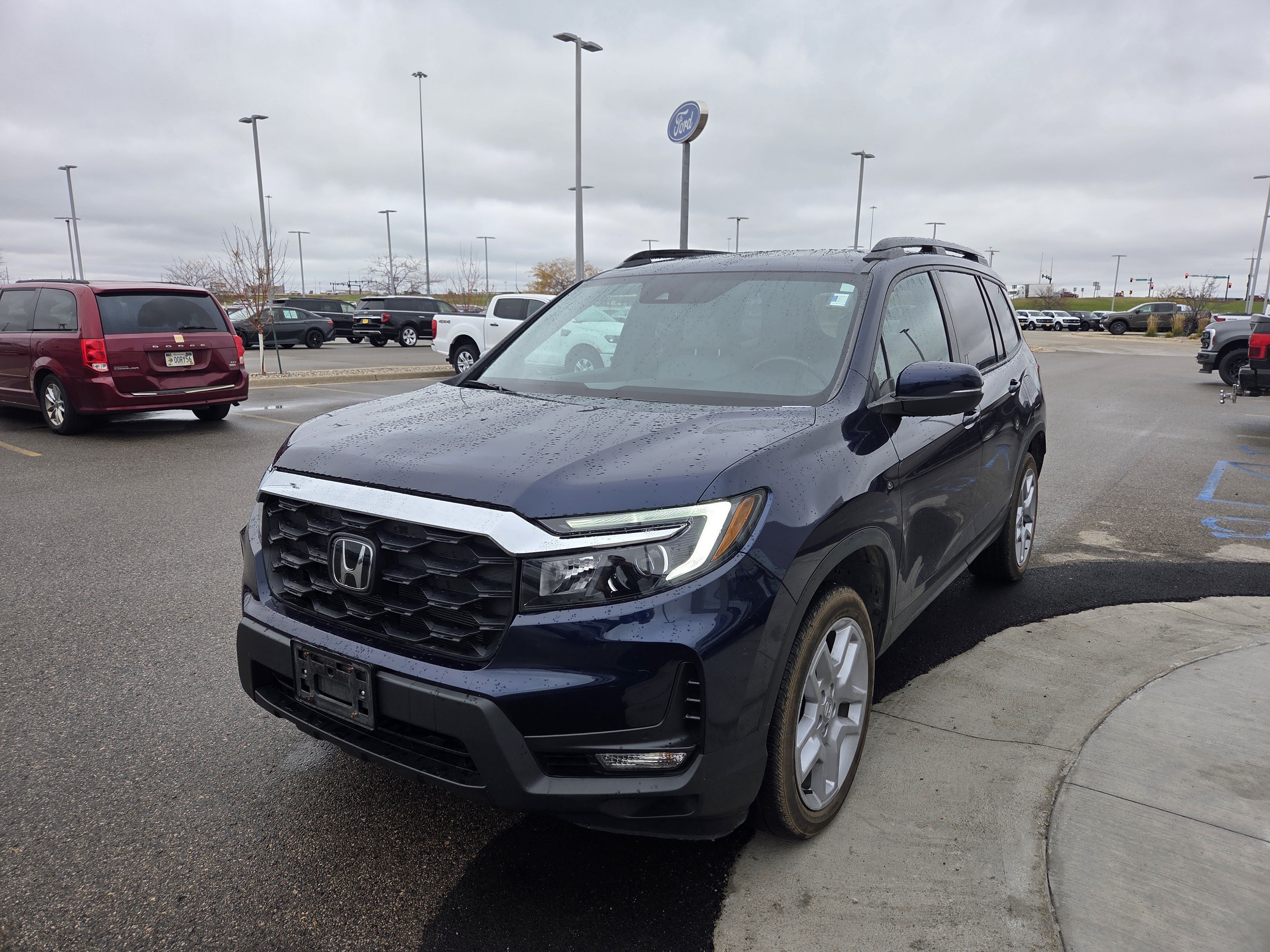 Used 2024 Honda Passport EX-L image 2