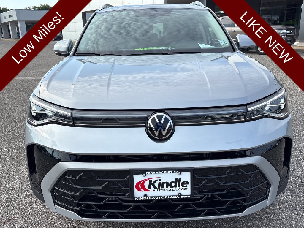 Used 2026 Volkswagen Taos SEL AWD/4WD image 3