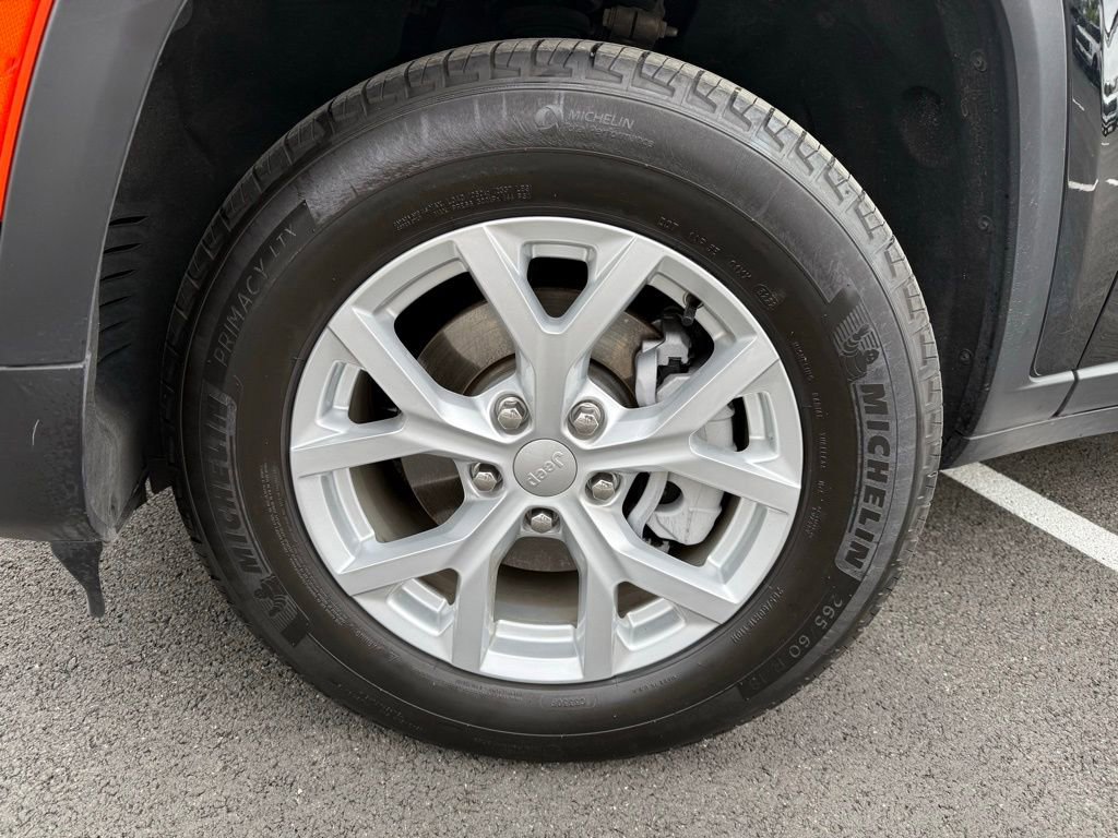 Used 2023 Jeep Grand Cherokee Limited image 9