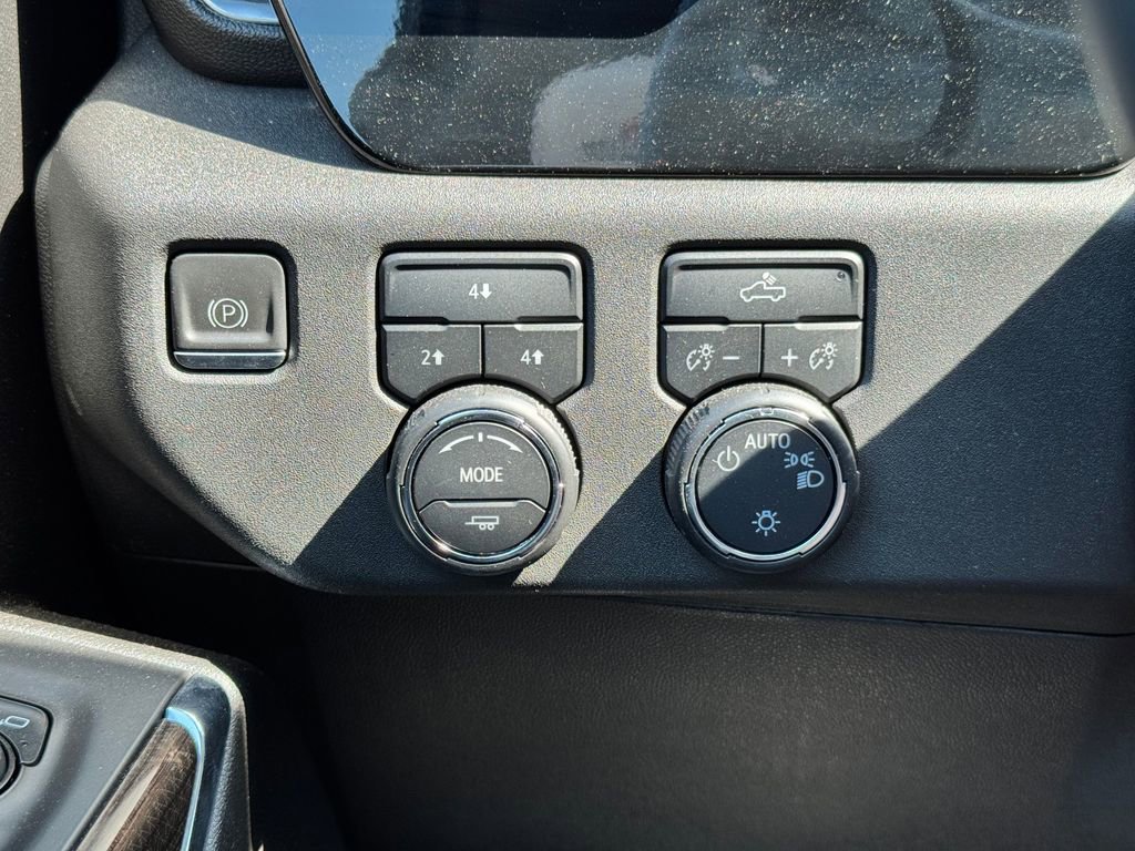 Used 2024 Chevrolet Silverado 3500 LT image 26