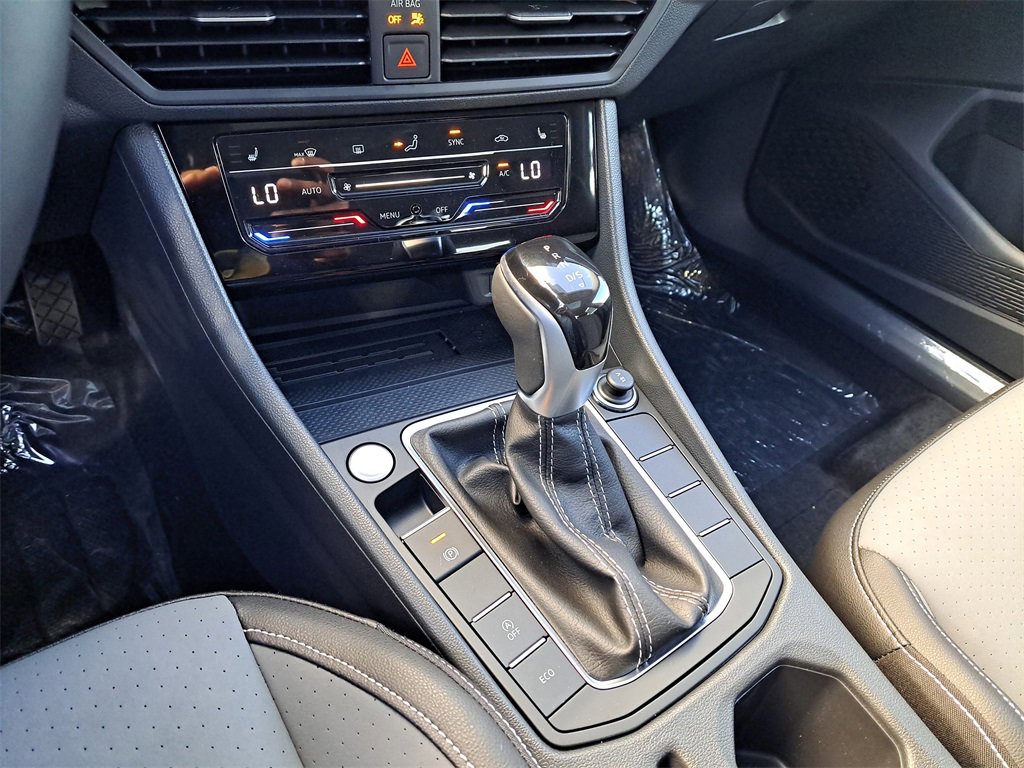 Used 2025 Volkswagen Jetta SE w/ Sunroof Package image 10