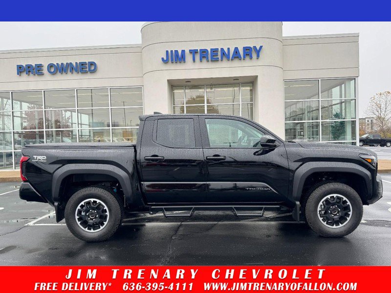 Used 2025 Toyota Tacoma TRD Off-Road image 1