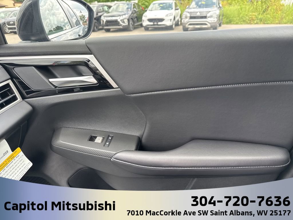 New 2025 Mitsubishi Outlander SE image 27
