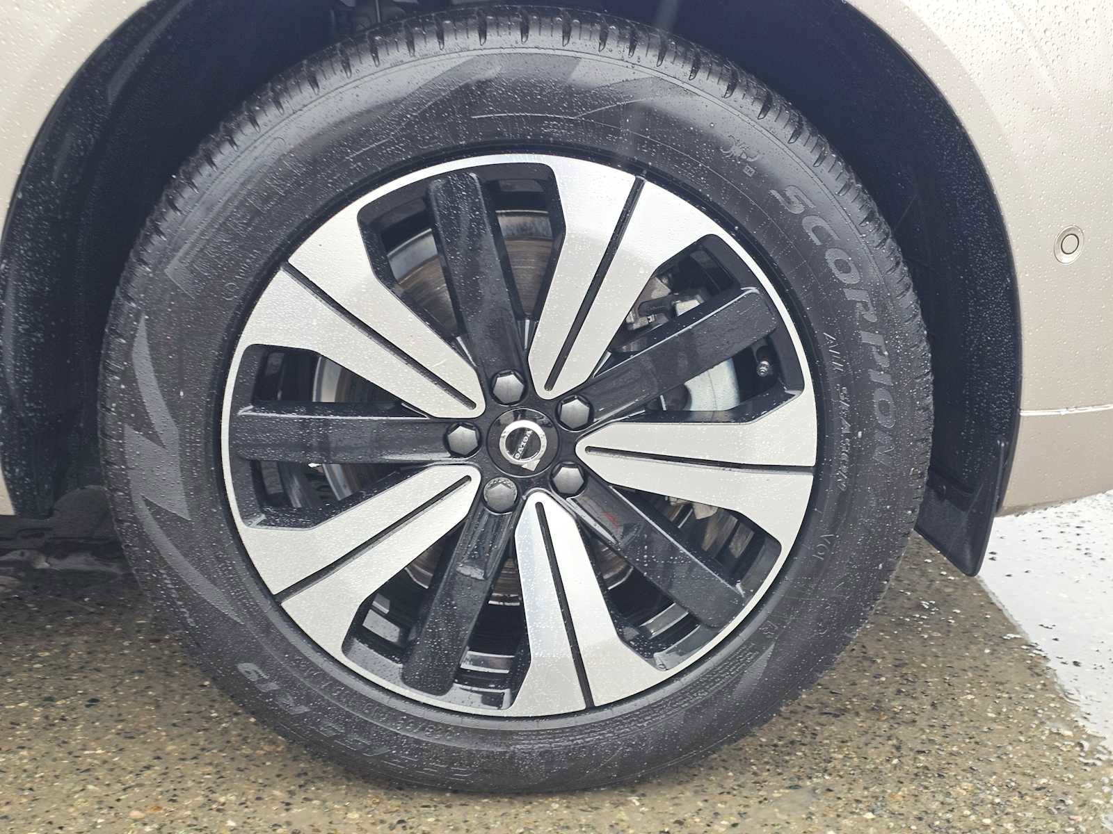 Certified 2024 Volvo XC60 T8 Plus w/ Protection Package Premier image 2