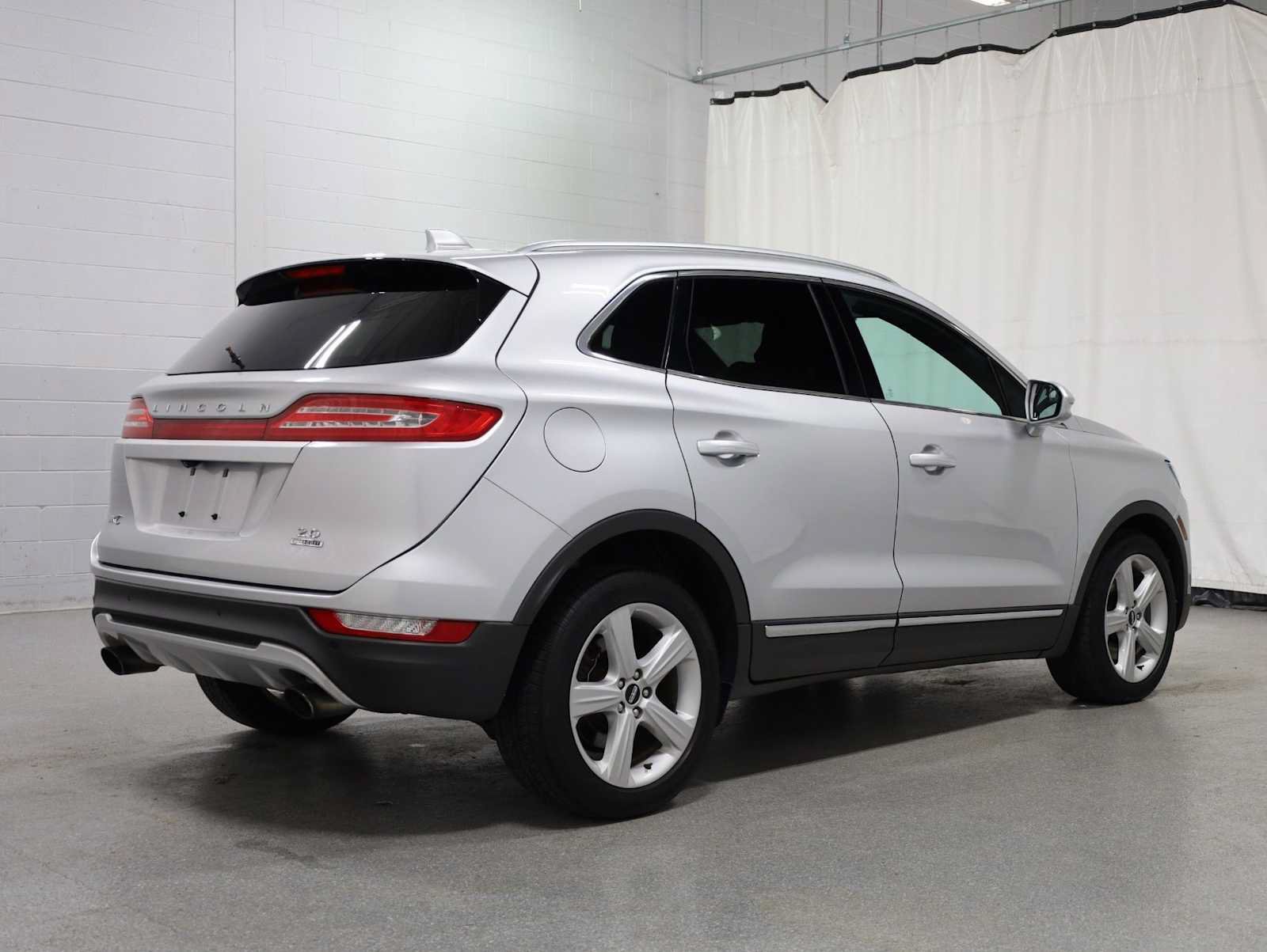 Used 2016 Lincoln MKC Premiere FWD image 9