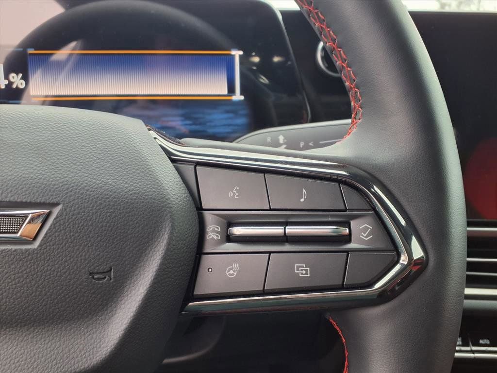 Used 2025 Chevrolet Equinox EV RS image 13