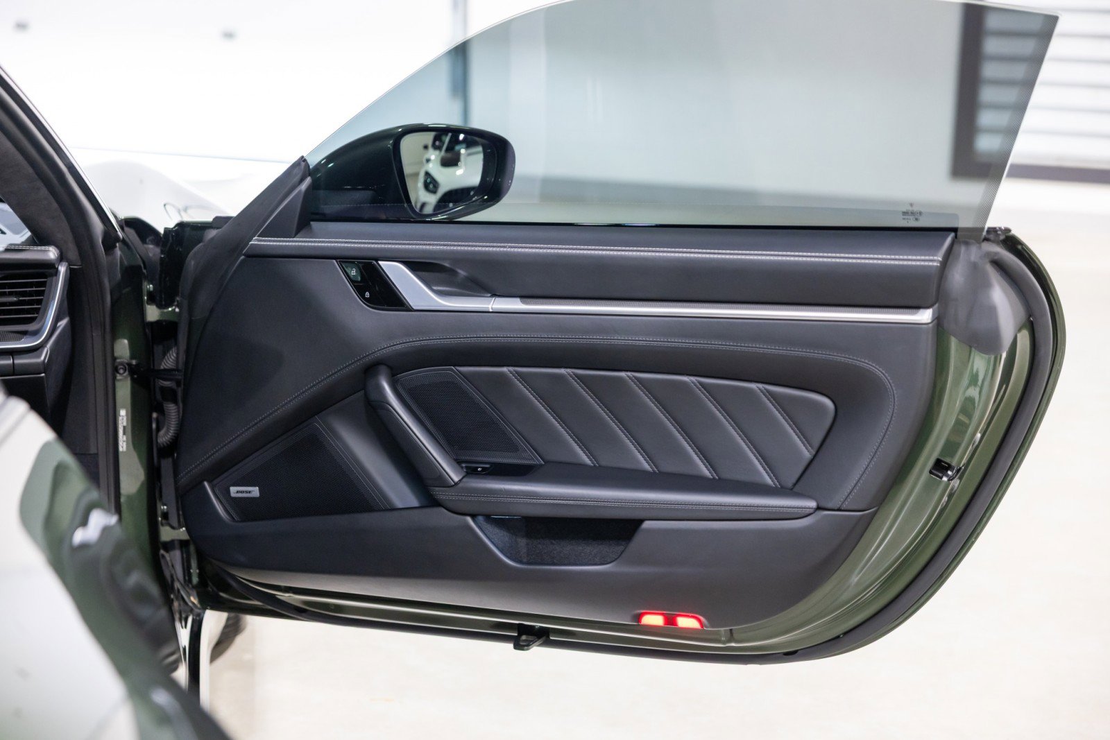 Used 2021 Porsche 911 Turbo S image 27